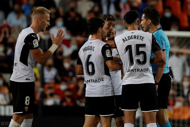 乔治30分76人险胜骑士止7连败 灰熊力克鹈鹕